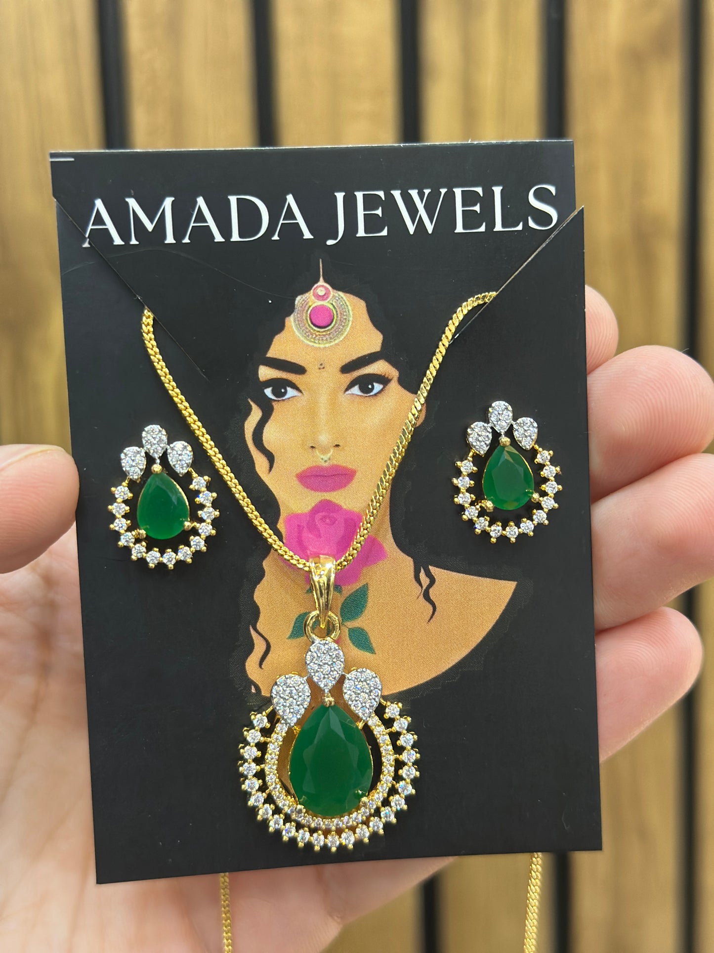 Emerald Premium Pendant Set