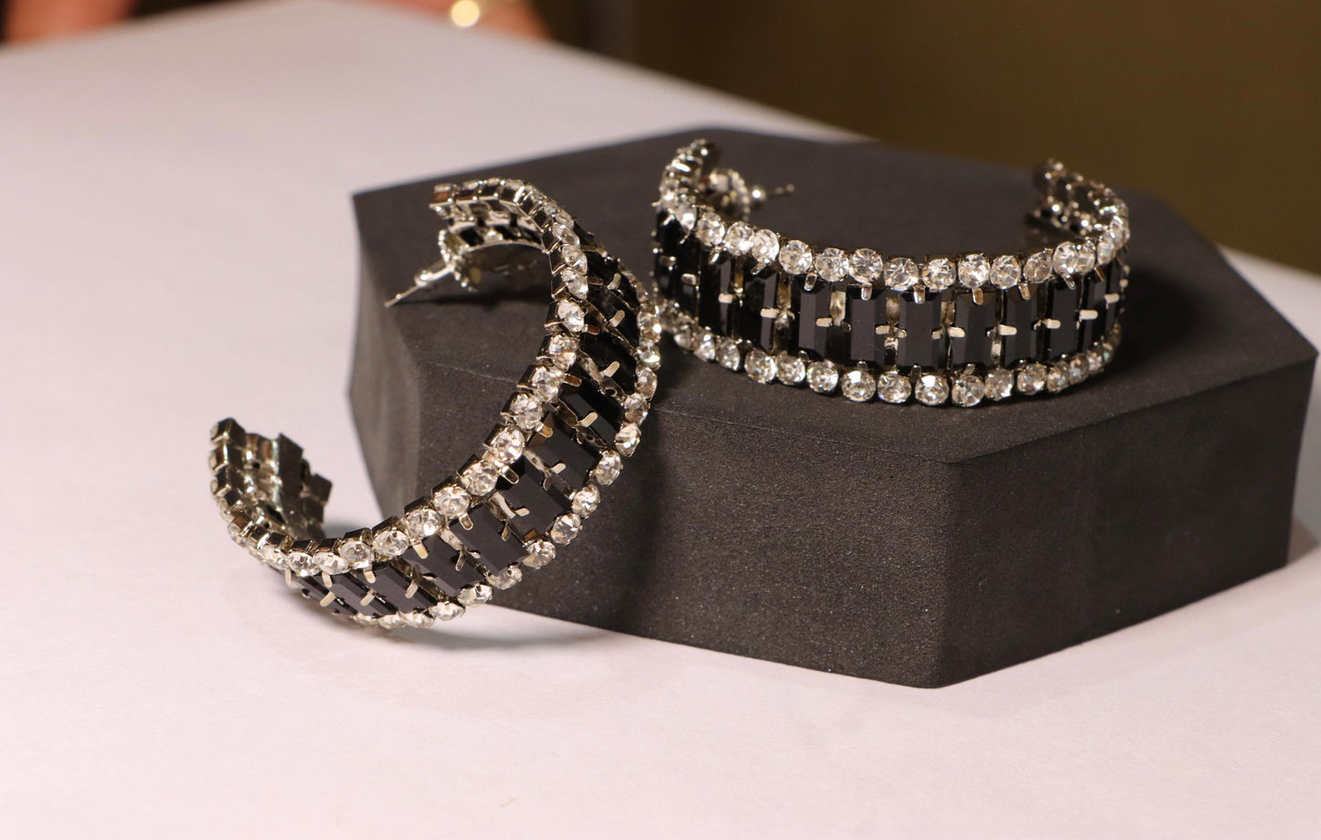 The Carel Hoops (Black)