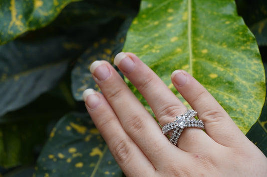 Adjustable AD criss-cross Ring AJ 106